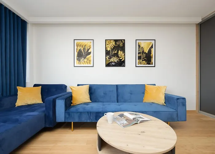 Beautiful Apartment With Balcony In Heart Of Warsaw By Noclegi Renters
