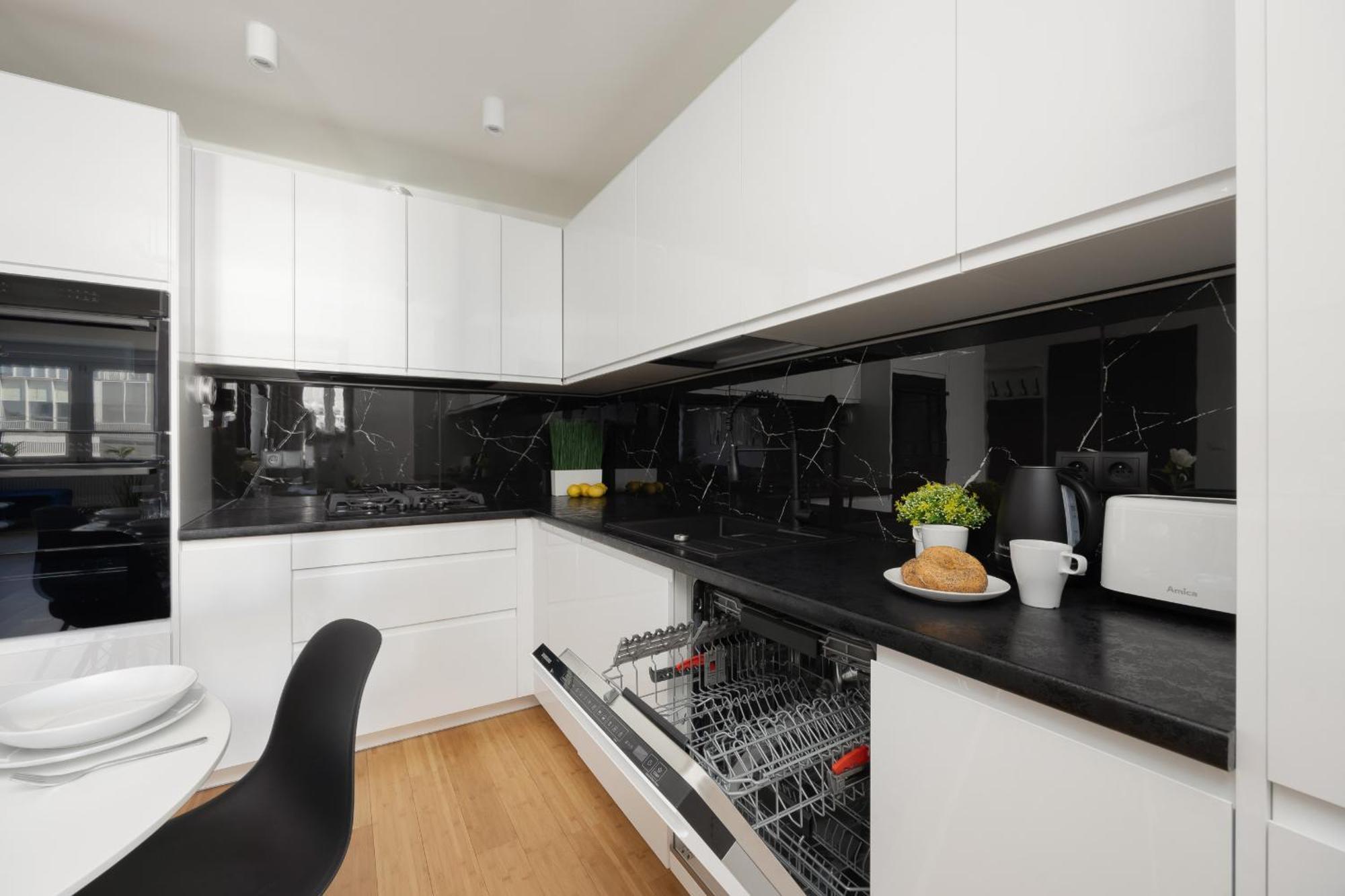 Lägenhet Beautiful With Balcony In Heart Of By Renters *