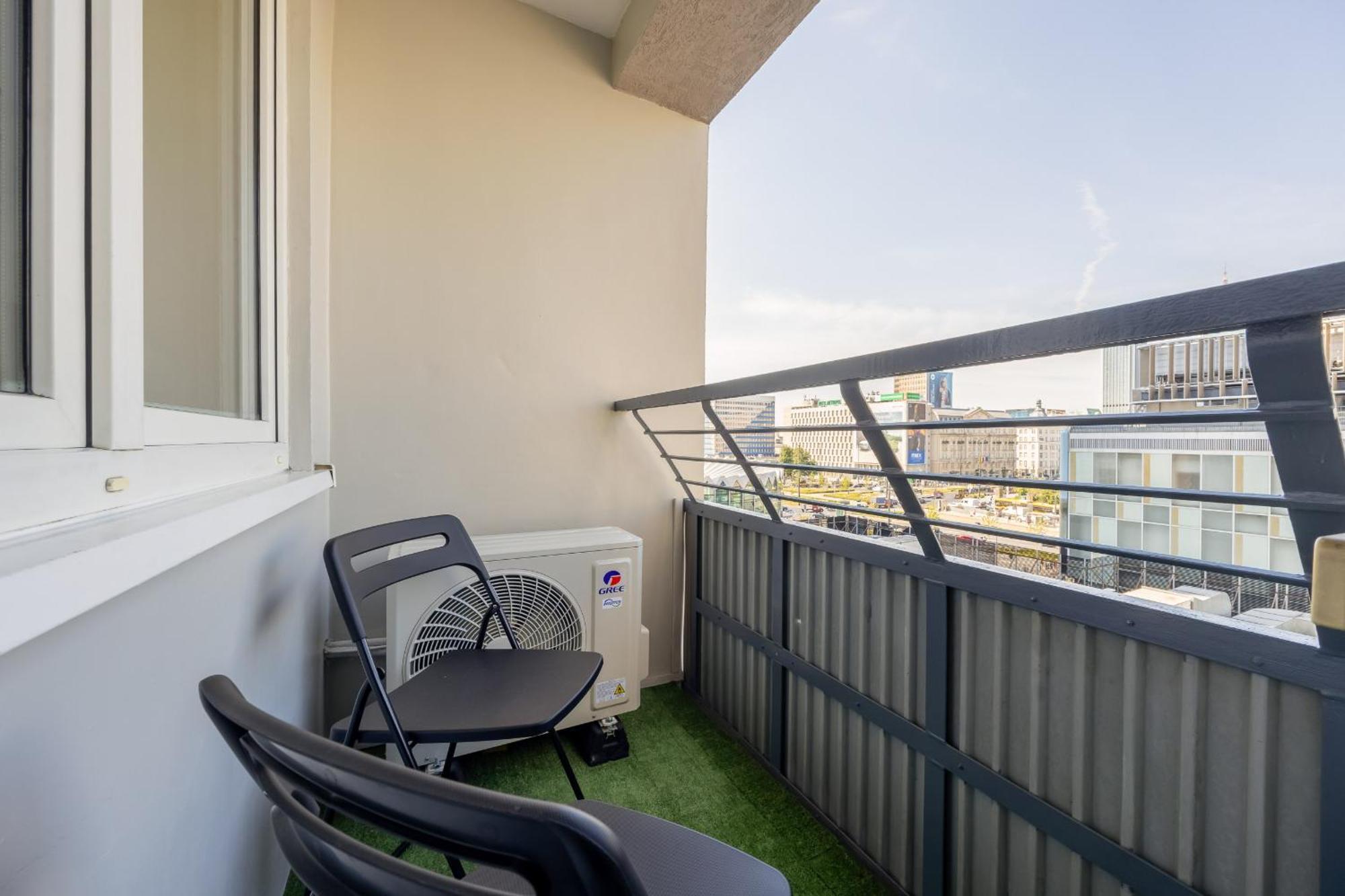 Beautiful With Balcony In Heart Of By Renters Warszawa